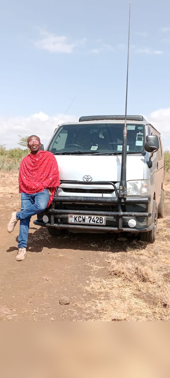 Kenya safari adventure with vehicle